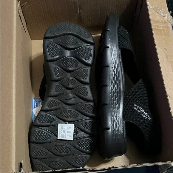 NWT Skechers Women's T-Strap Sandal Flat Sz 8 - Picture 7 of 9